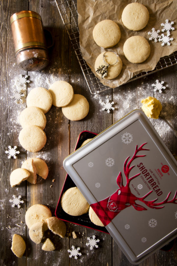 Christmas Shortbread Selection Gift Tin - Image 2